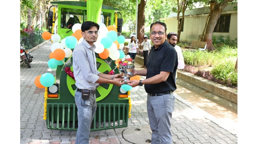 Battery-Operated Trackless Train Inaugurated at Gujarat Science City