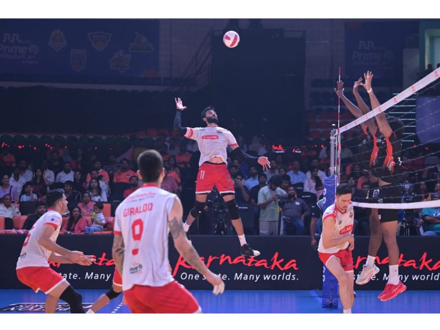 PVL 2025 Season 4 (Match 31): Kolkata Thunderbolts shine bright on Diwali night with 3–1 victory over Hyderabad Black Hawks