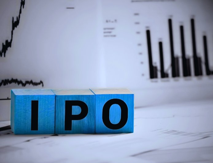 IPO Frenzy: Lenskart, PhysicsWallah, and Groww Headline a Week of Up to 22 Percent Listing Gains