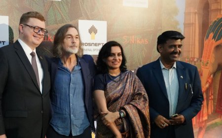 Nikas Safronov’s Dream Vision Captivates Mumbai – 100,000 Visitors Celebrate Russian Art in India