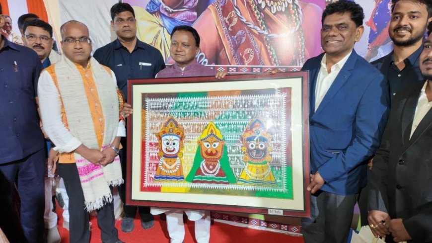 Kalahandi’s Artistic Legacy Thrives: Vedanta Presents Saura Painting to CM, Symbolizing Regional Pride